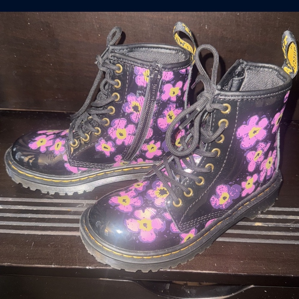 Doc Martin size 12Y worn once good condition